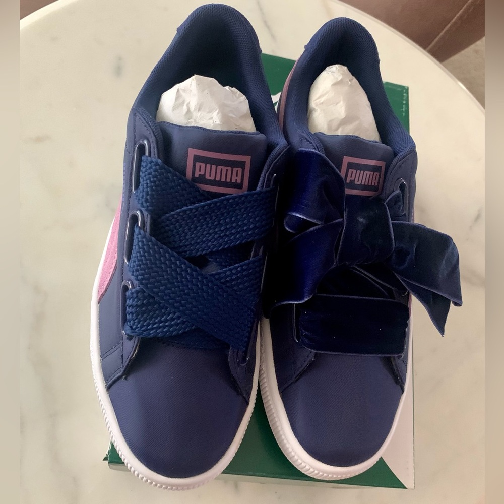 PUMA Unisex-Adult Basket Heart NS Wn Sneaker